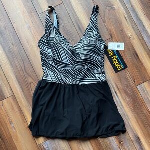 Robby Len Swim One Piece Swimdress Black Print Tummy Control Size 14 NWT